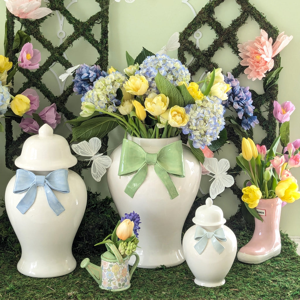 Ginger Jars with Sculpted Ceramic Bow in Light Lavender